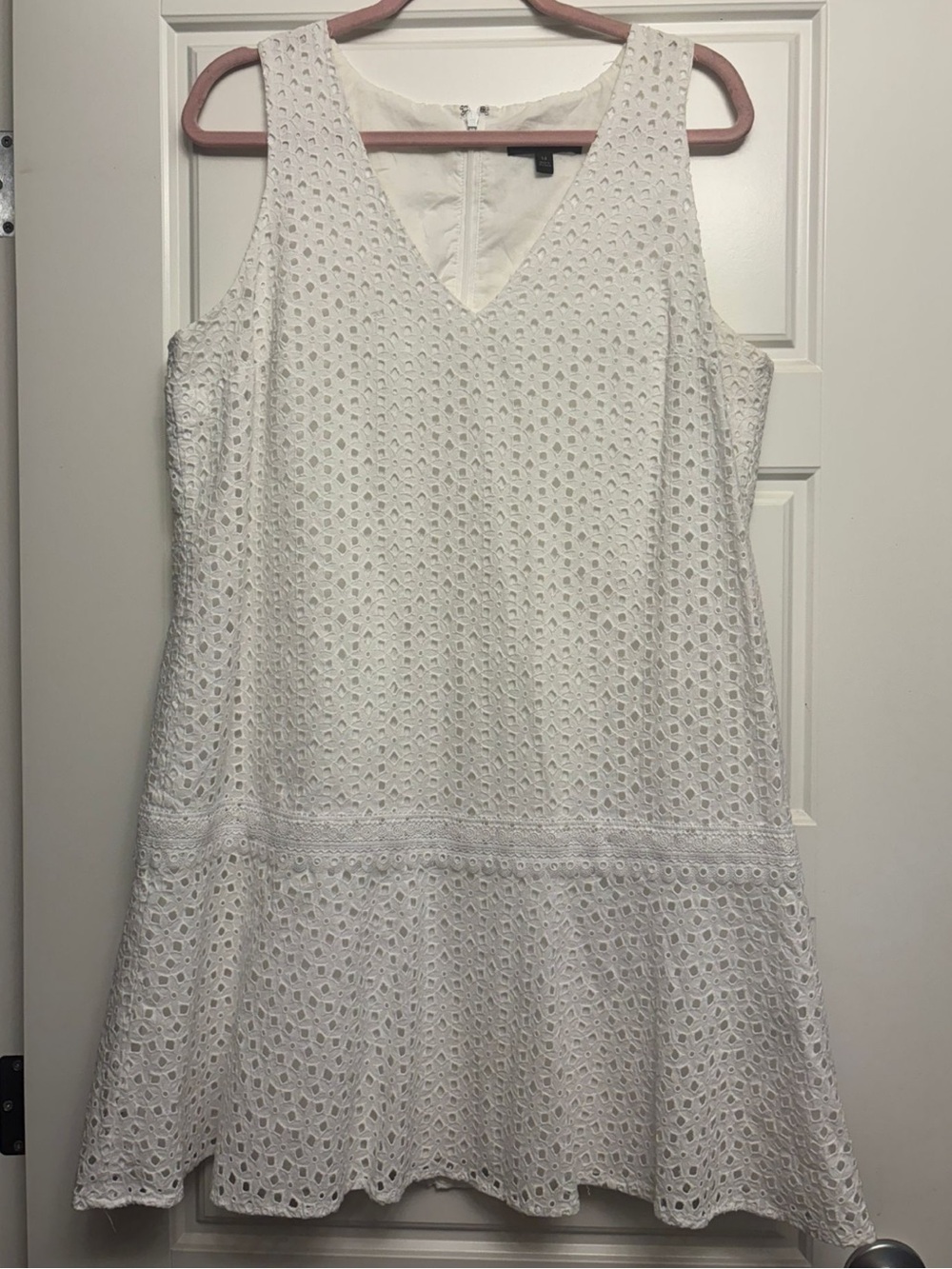 Banana Republic White Eyelet V-Neck Sleeveless Dress